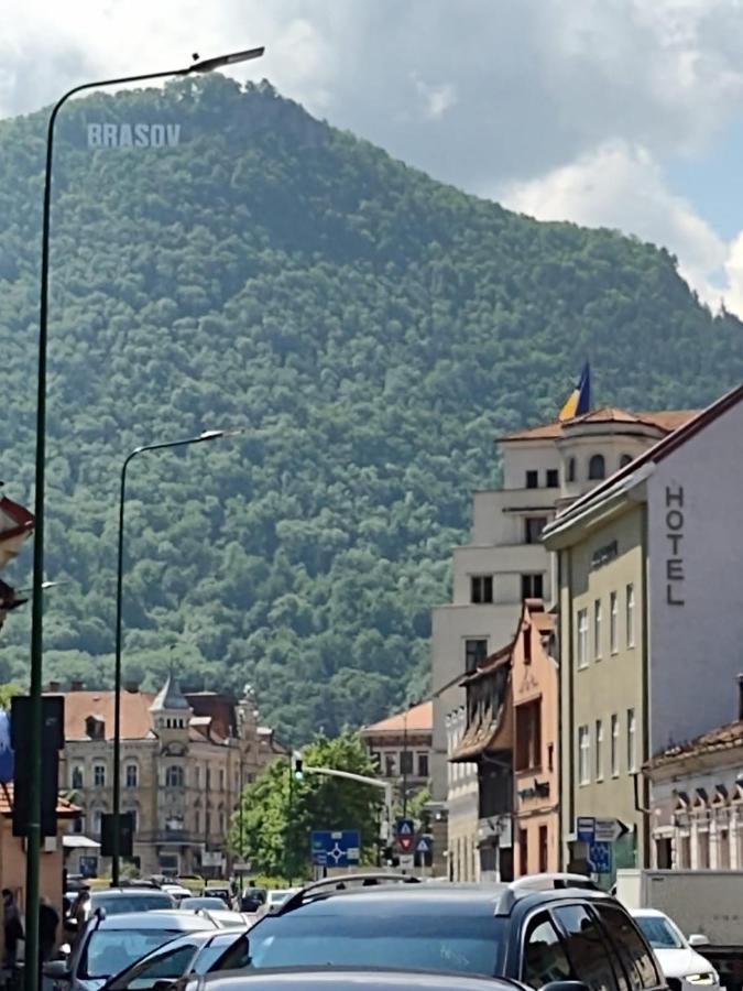 Piata Sfatului Brassai Plus - Annastasia'S Studio Brasov Exterior photo